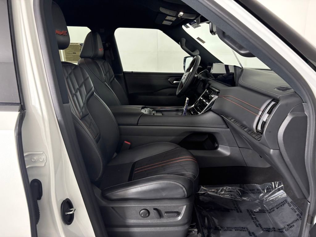 Used 2025 Nissan Armada PRO-4X image 40