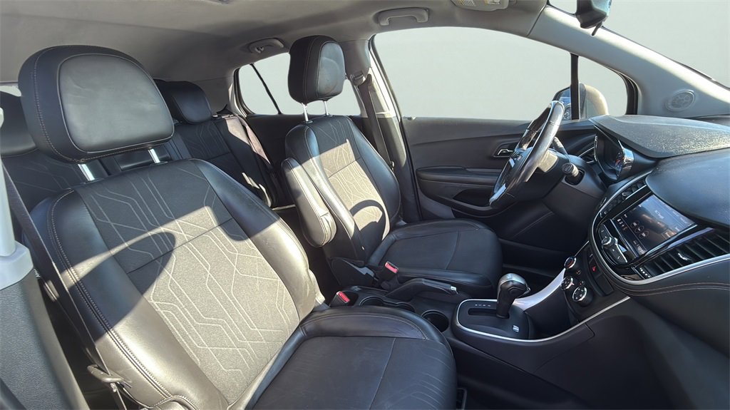 Used 2022 Chevrolet Trax LT w/ Driver Confidence Package image 23