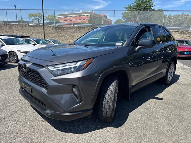 Used 2023 Toyota RAV4 LE AWD/4WD image 3