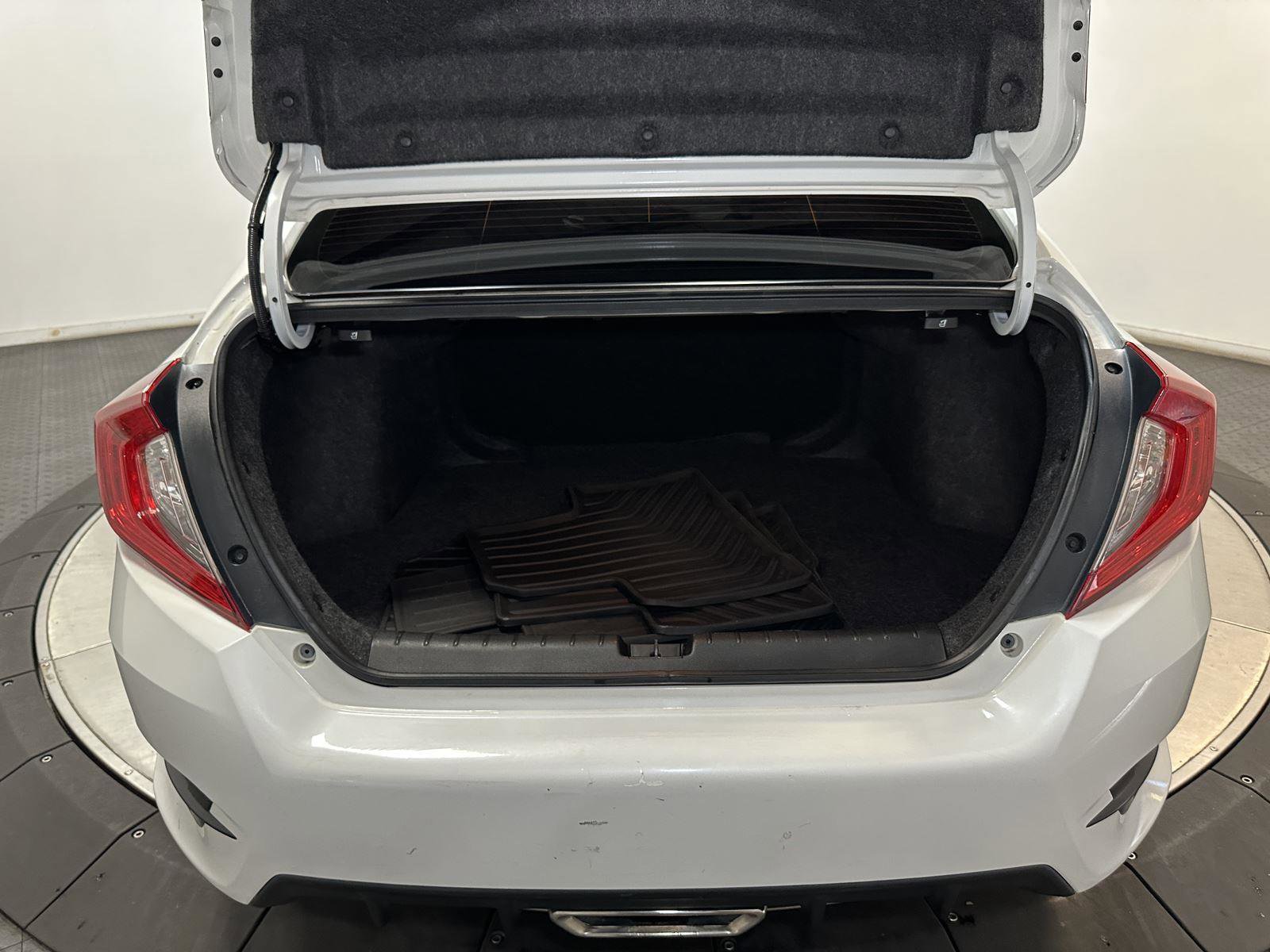 Used 2021 Honda Civic Sport image 32