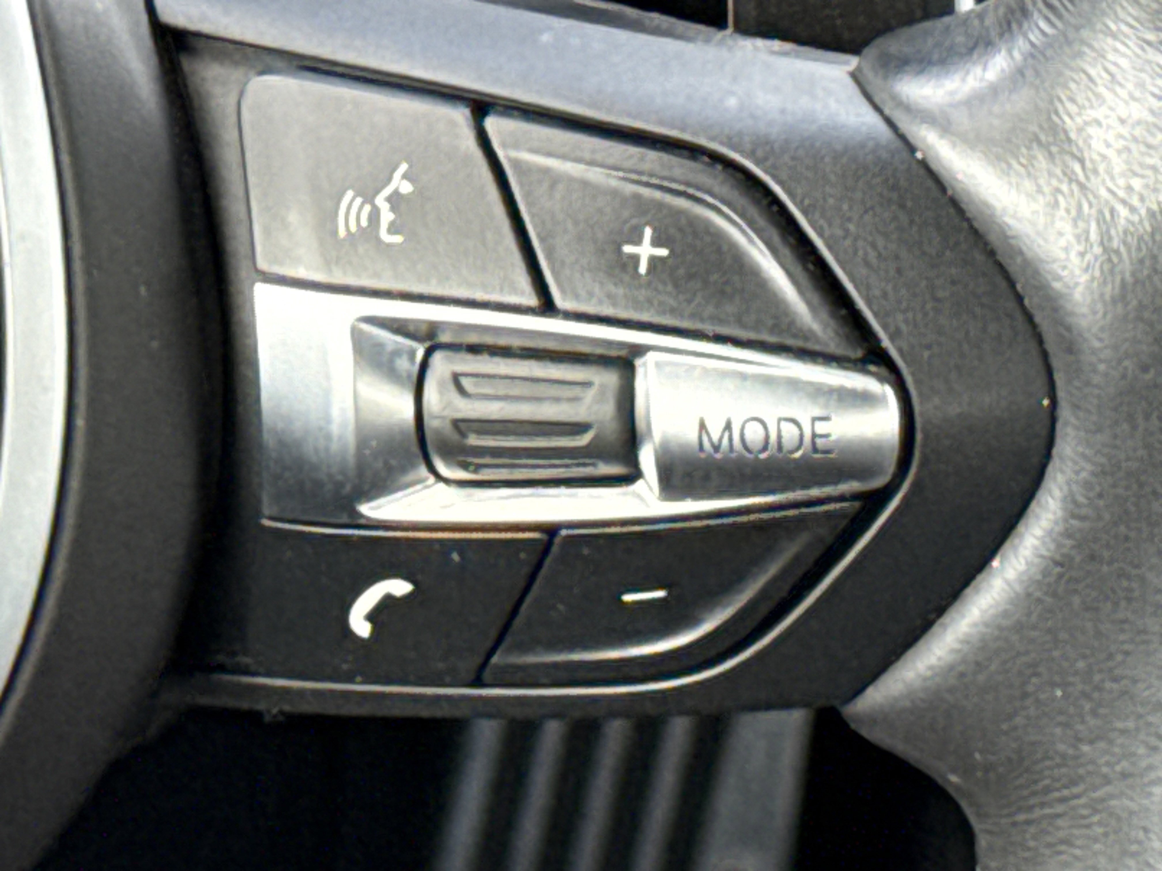 Used 2014 BMW M6 Convertible RWD image 19