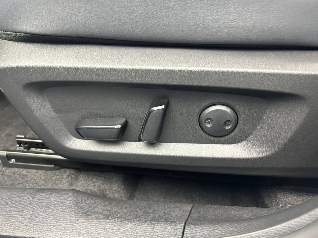 New 2026 Mitsubishi Outlander AWD image 11