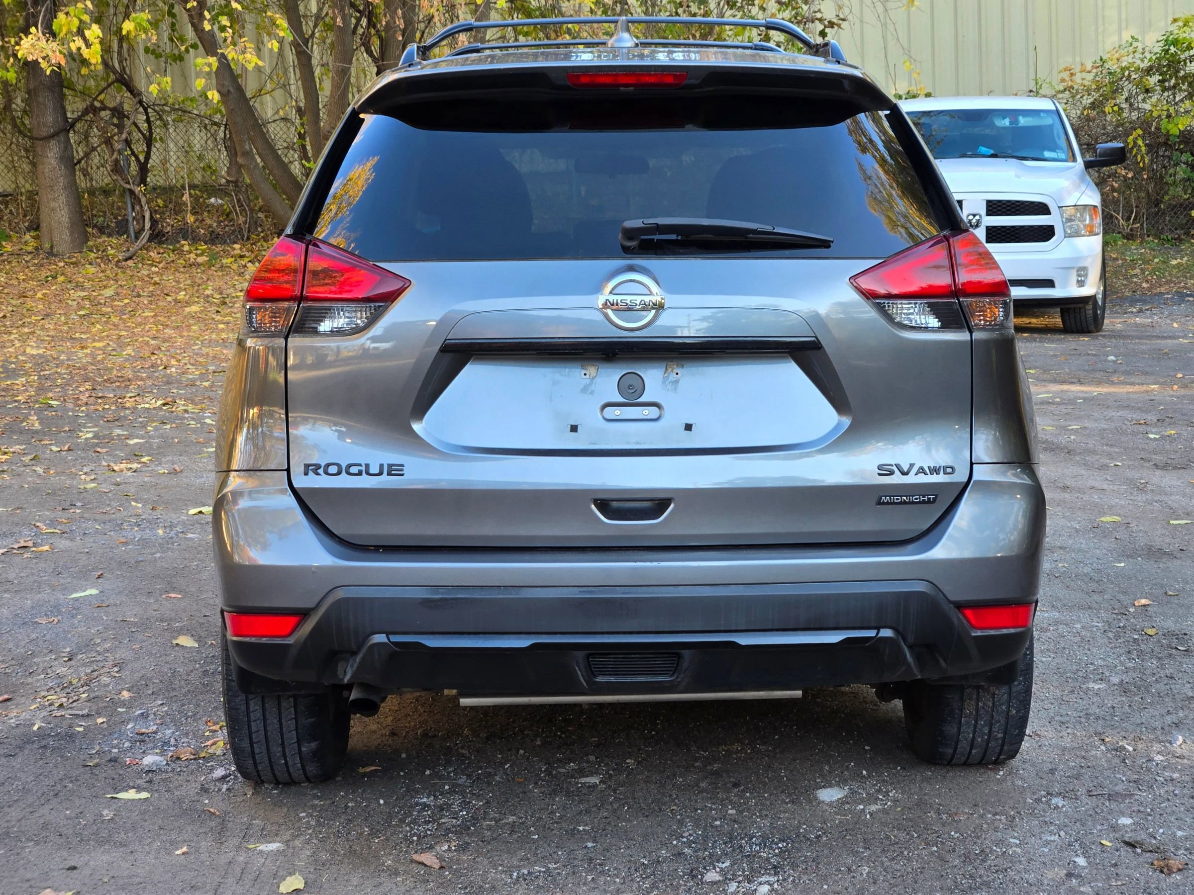 Used 2018 Nissan Rogue SV image 4