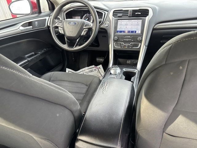 Used 2020 Ford Fusion SE image 39