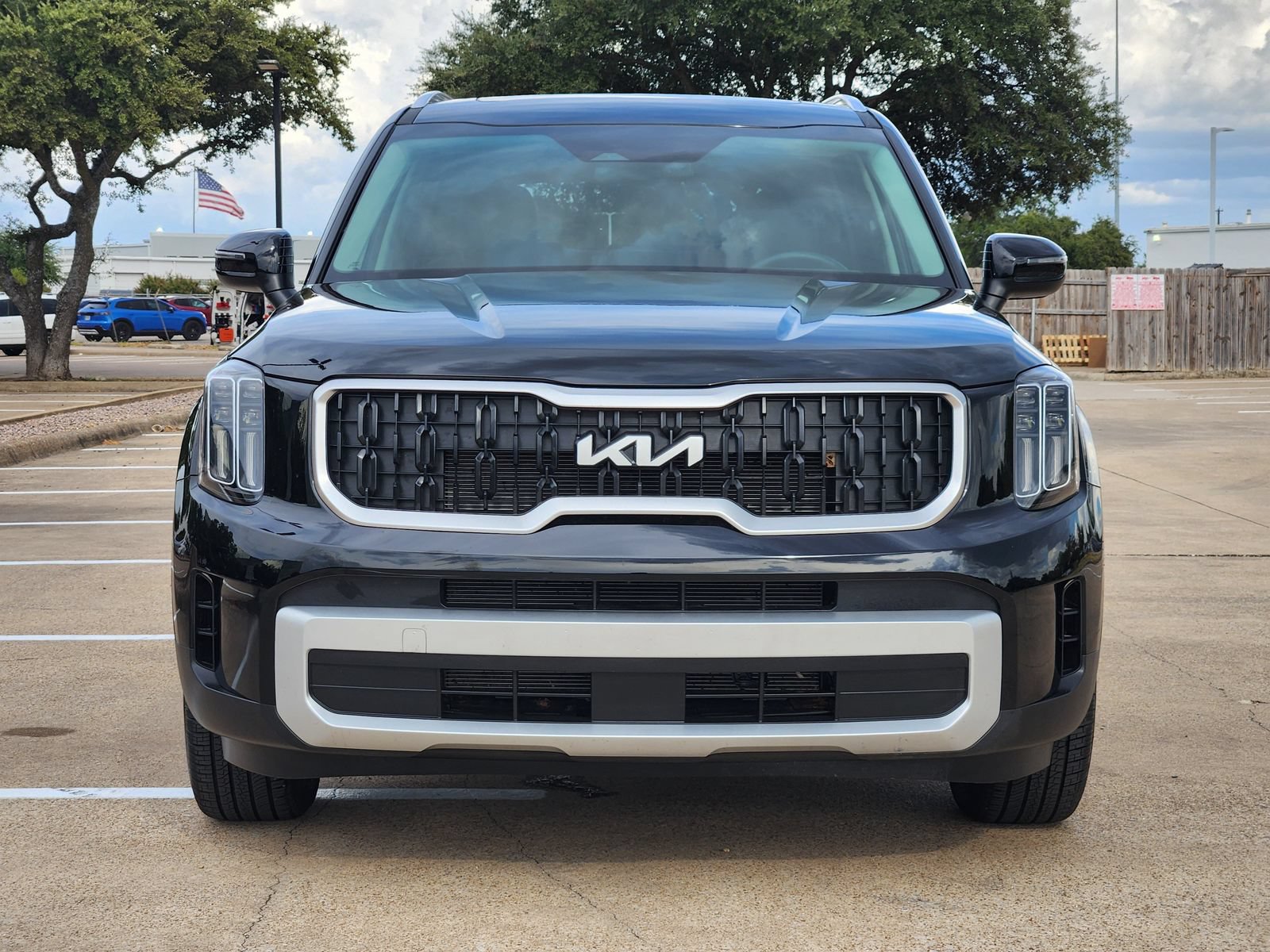 Used 2025 Kia Telluride EX w/ EX Captain's Chair Package FWD image 7
