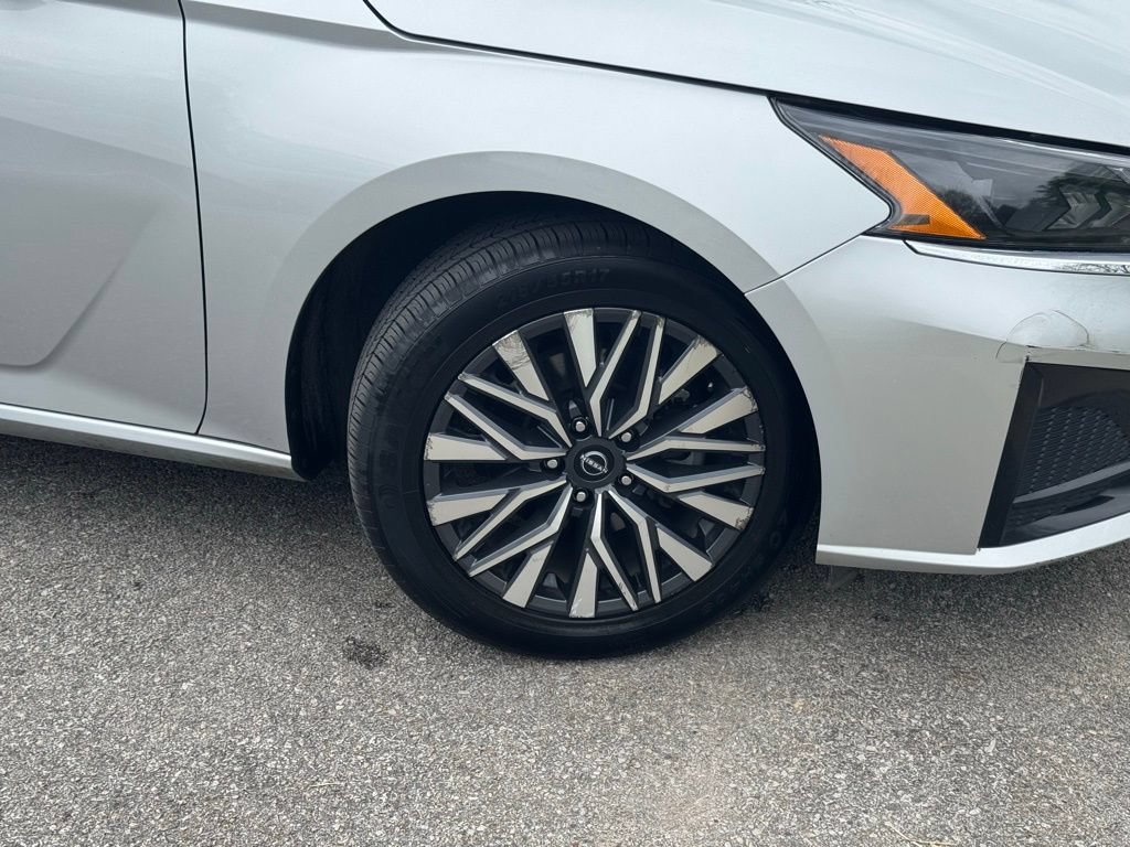 Certified 2024 Nissan Altima 2.5 SV AWD/4WD image 14
