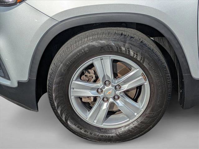 Used 2022 Chevrolet Trax LS w/ Tint and Cruise Package image 24