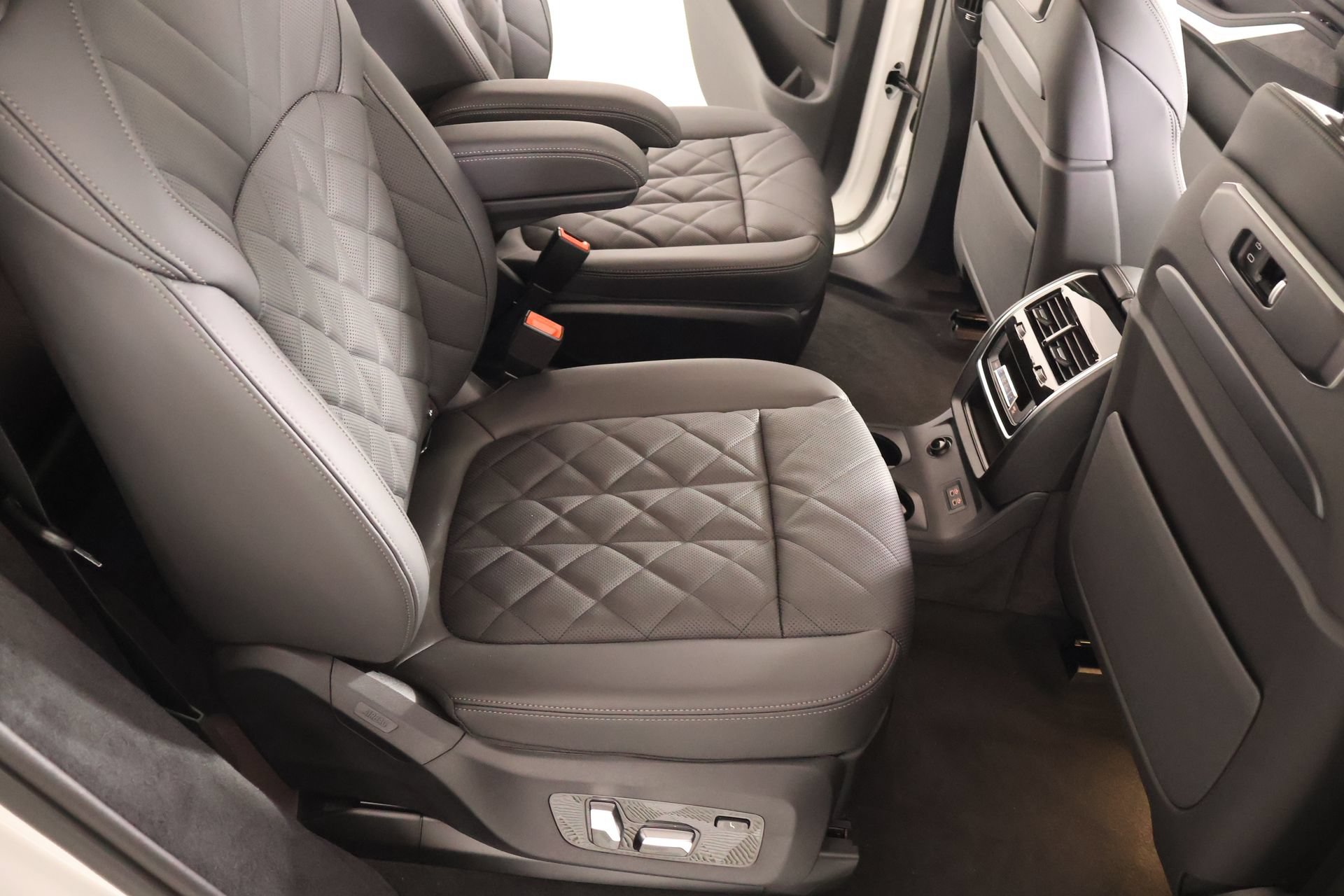 New 2027 BMW X7 xDrive40i AWD/4WD image 15