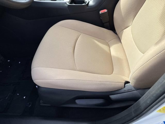 Used 2021 Toyota RAV4 LE image 15