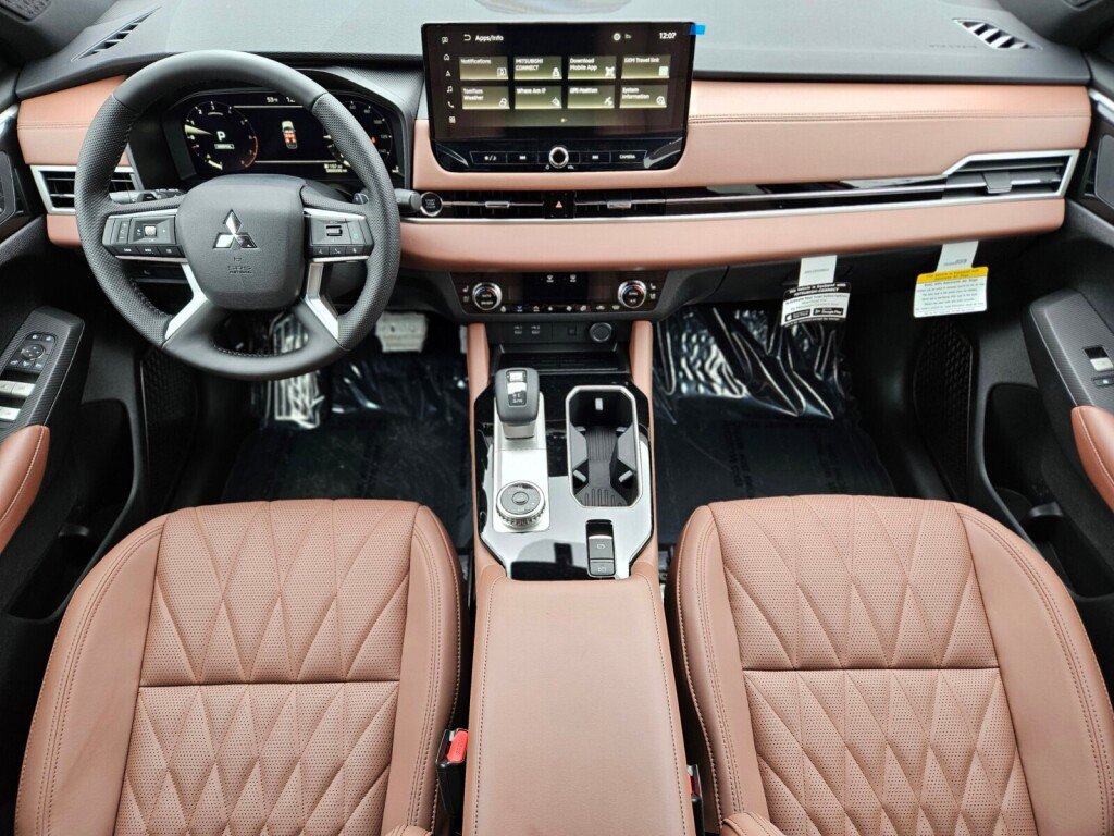 New 2025 Mitsubishi Outlander SEL image 12