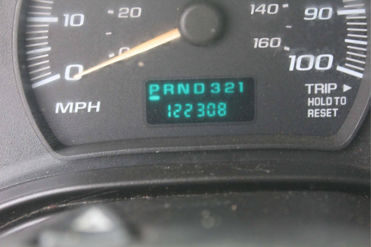 Used 2005 Chevrolet Express 2500 RWD image 9