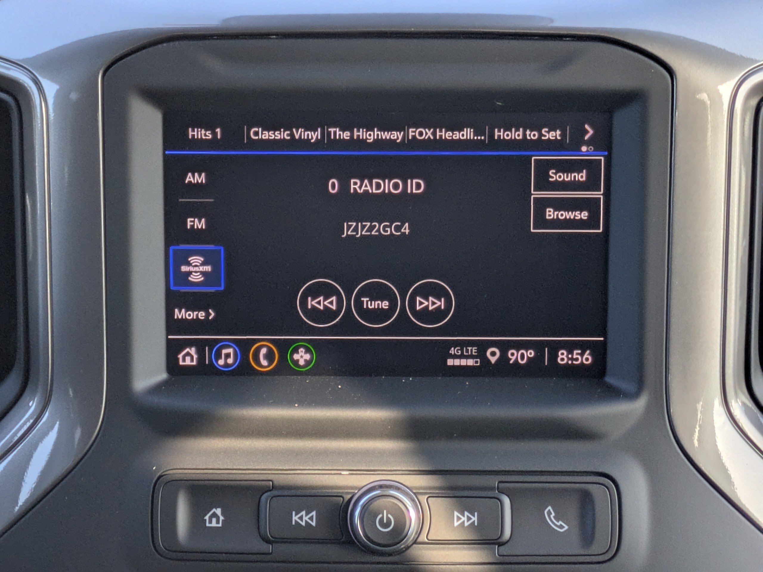 New 2026 Chevrolet Silverado 1500 Custom Trail Boss w/ LPO, Dark Essentials Package AWD/4WD image 18