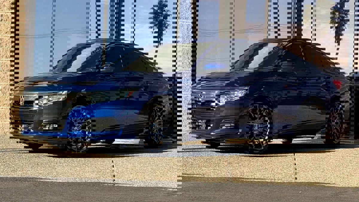 Used 2019 Honda Accord Sport image 3