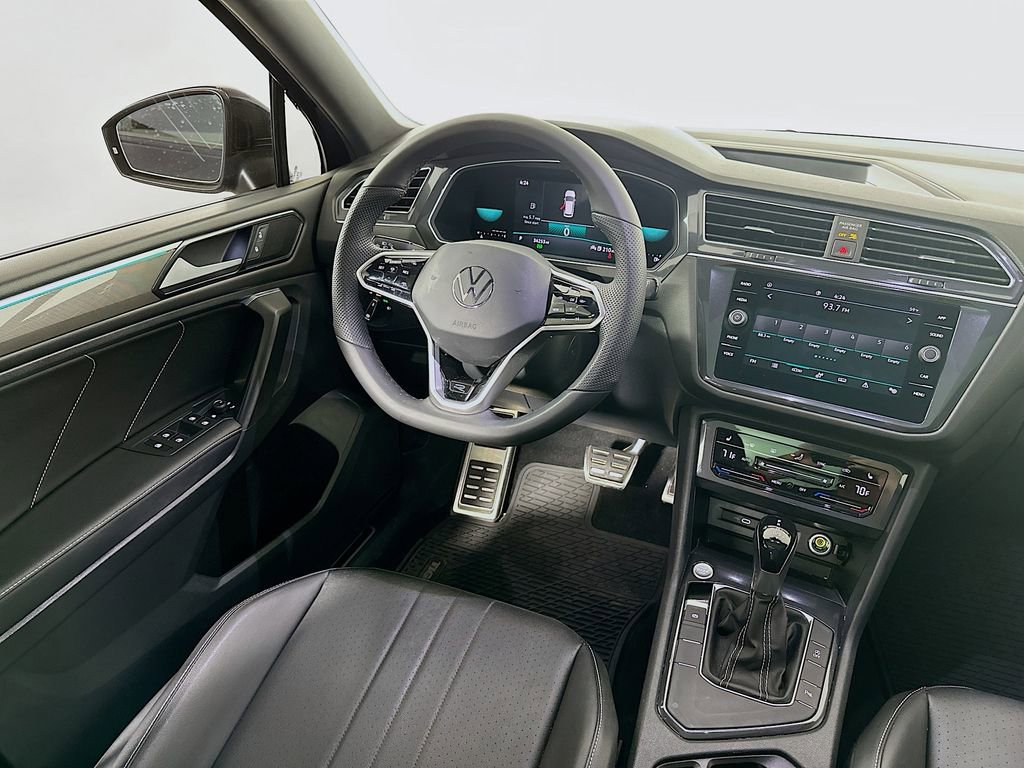 Used 2022 Volkswagen Tiguan SE R-Line FWD image 19