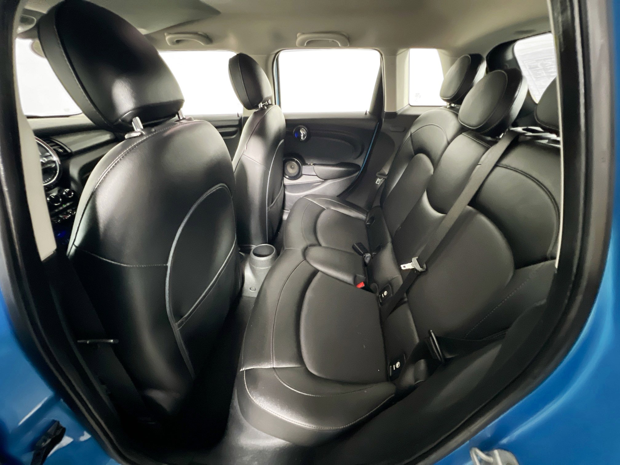 Used 2015 MINI Cooper 4-Door Hardtop FWD image 29