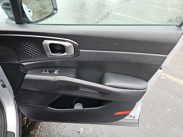 Used 2021 Kia Sorento S image 15