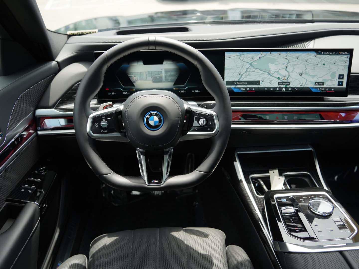 Used 2026 BMW i7 eDrive50 w/ M Sport Package RWD image 8