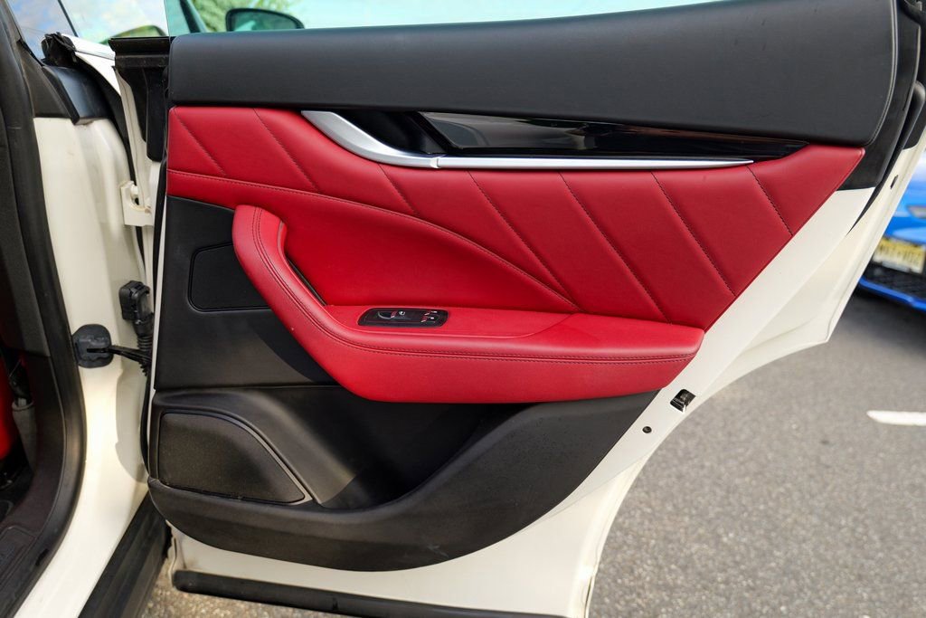 Used 2019 Maserati Levante Base image 28