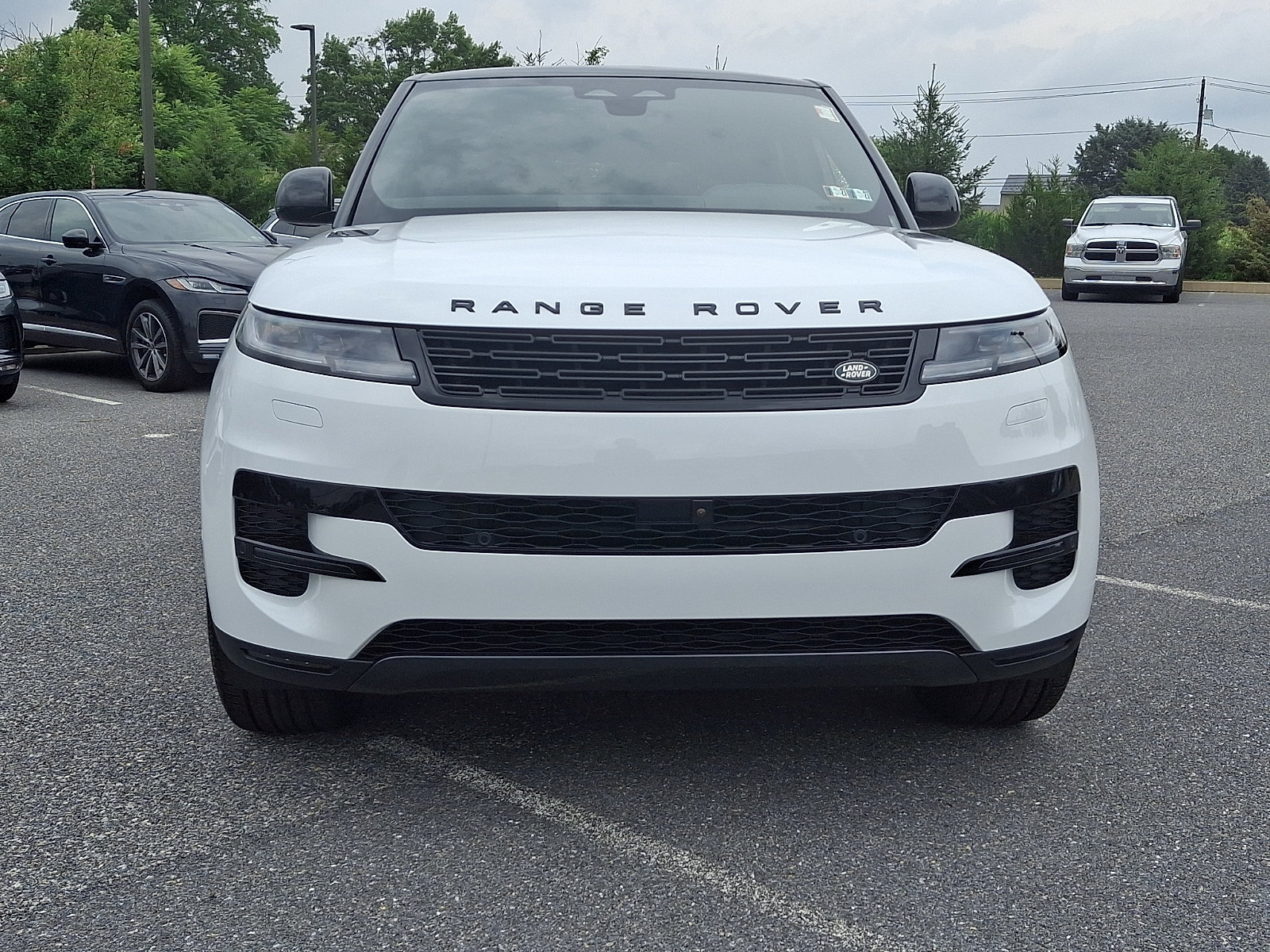 New 2026 Land Rover Range Rover Sport SE AWD/4WD image 6