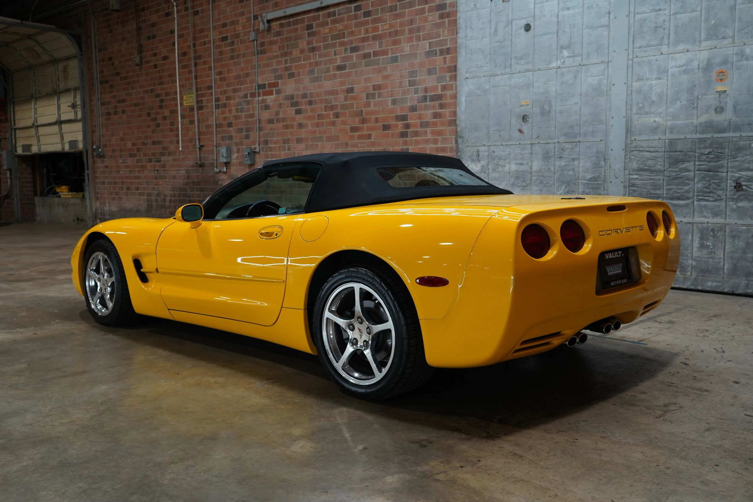 Used 2002 Chevrolet Corvette Coupe w/ Preferred Equipment Group2 RWD image 10