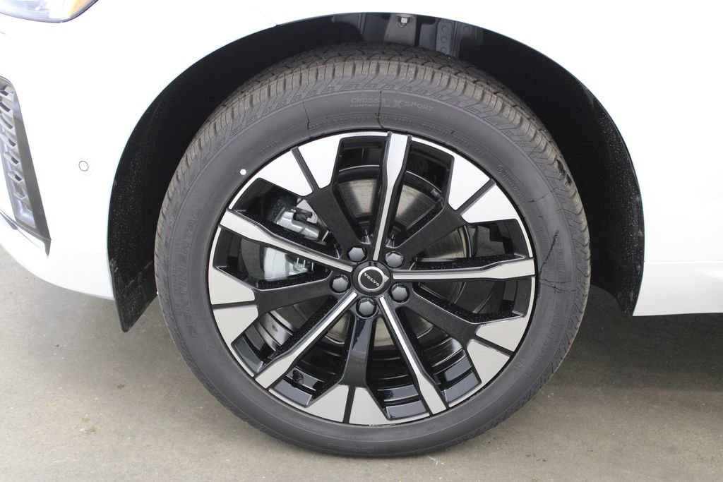 New 2026 Volvo XC60 B5 Plus w/ Protection Package Premier image 30