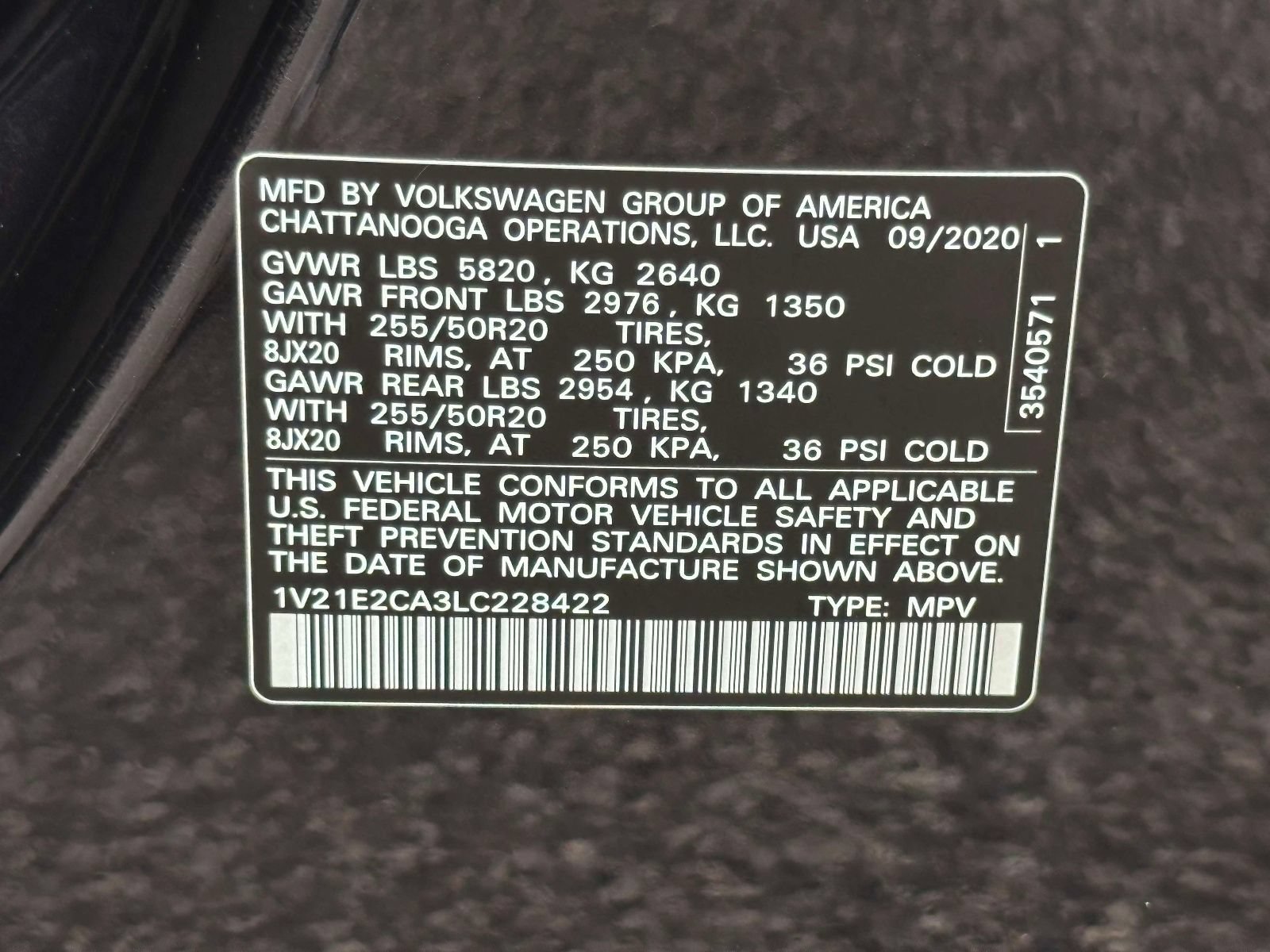 Certified 2020 Volkswagen Atlas Cross Sport SE w/ Towing Package AWD/4WD image 25