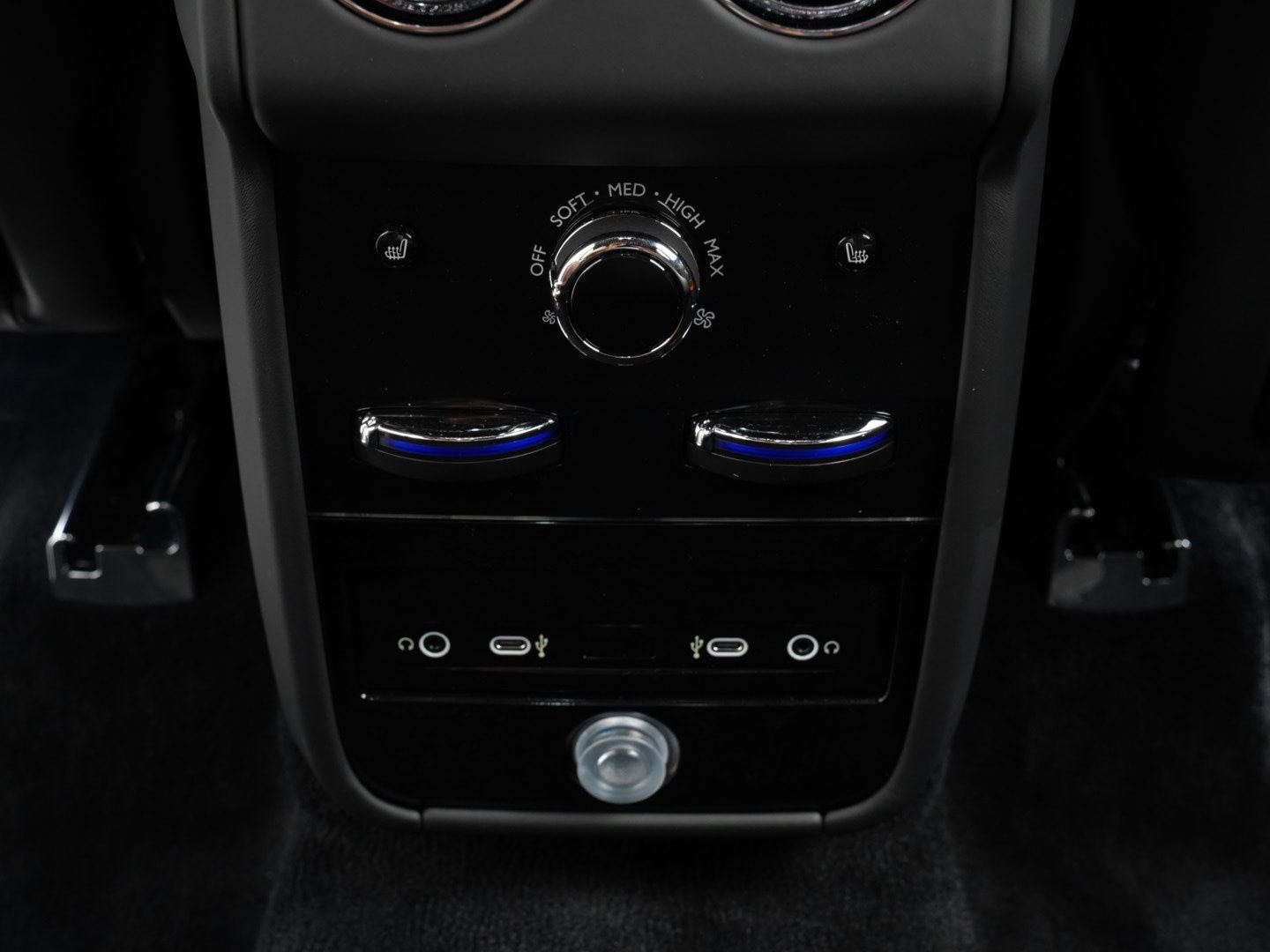 New 2027 Rolls-Royce Cullinan Black Badge AWD/4WD image 32
