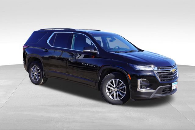 Used 2023 Chevrolet Traverse LT image 2
