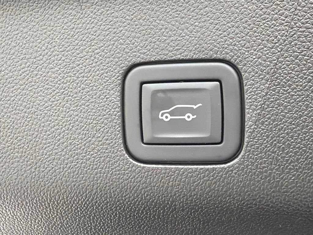 Used 2023 GMC Yukon Denali Ultimate w/ LPO, Floor Liner Package image 19