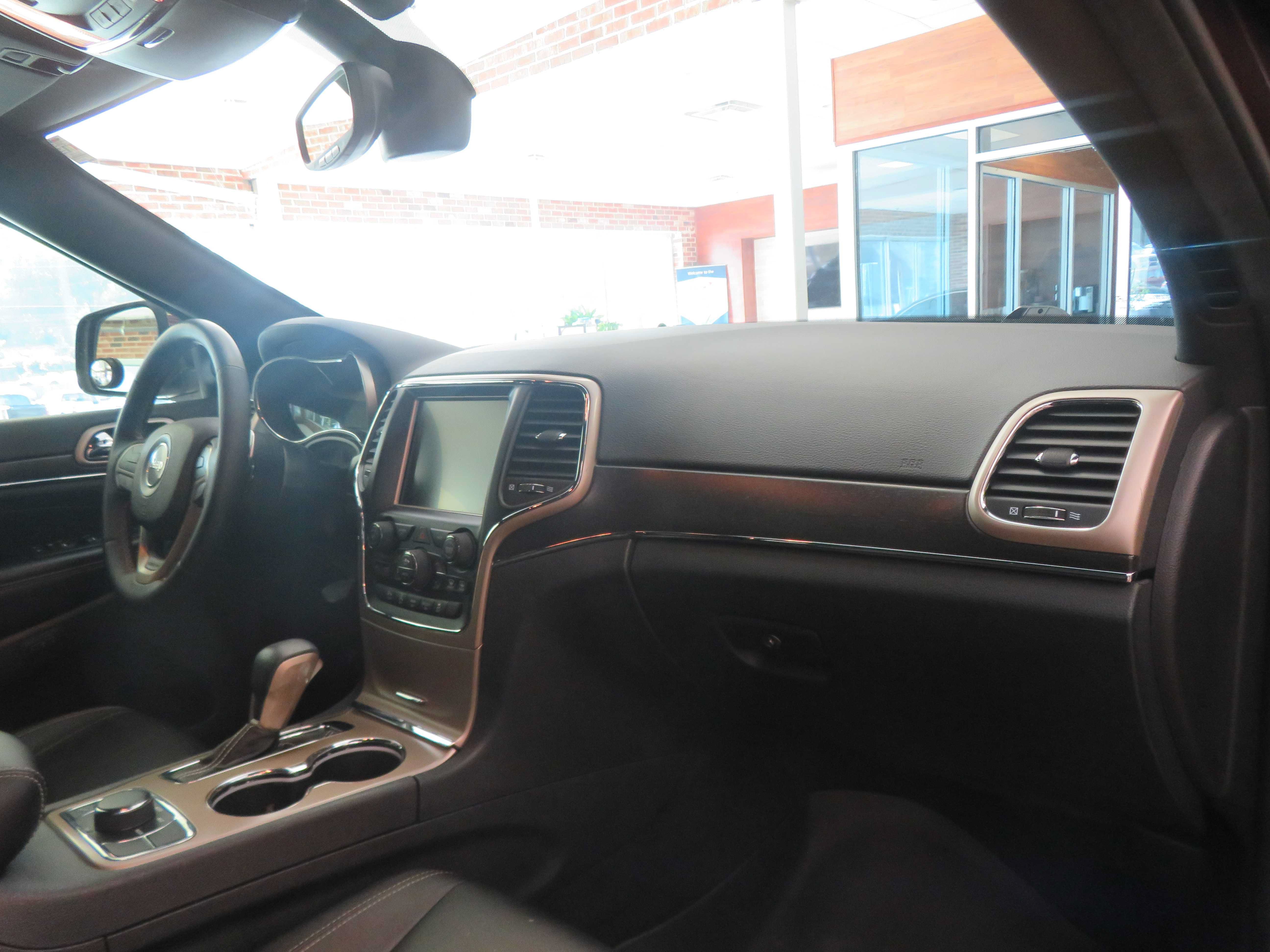 Used 2017 Jeep Grand Cherokee Limited AWD/4WD image 28