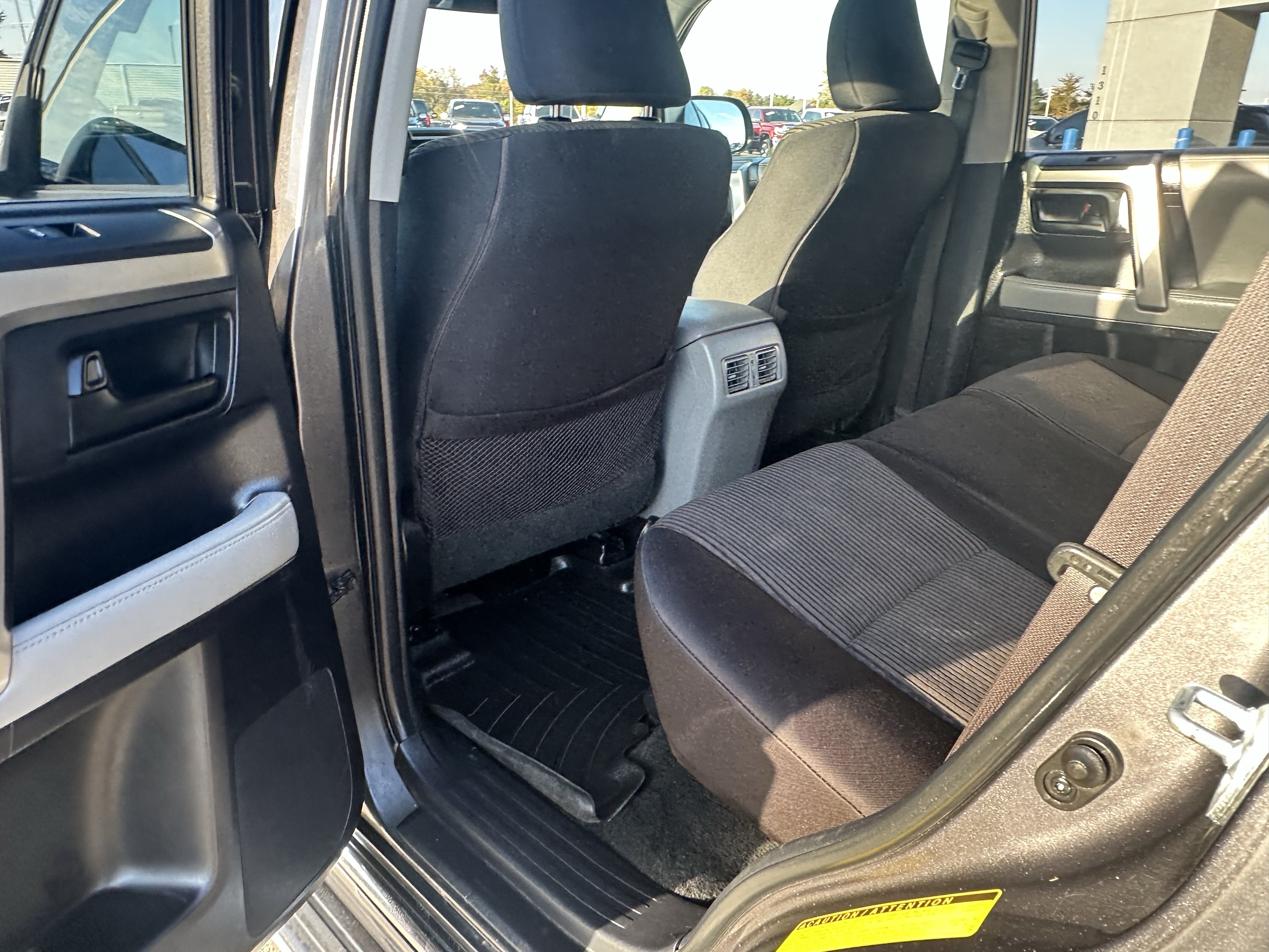 Used 2011 Toyota 4Runner SR5 w/ Convenience Pkg AWD/4WD image 9