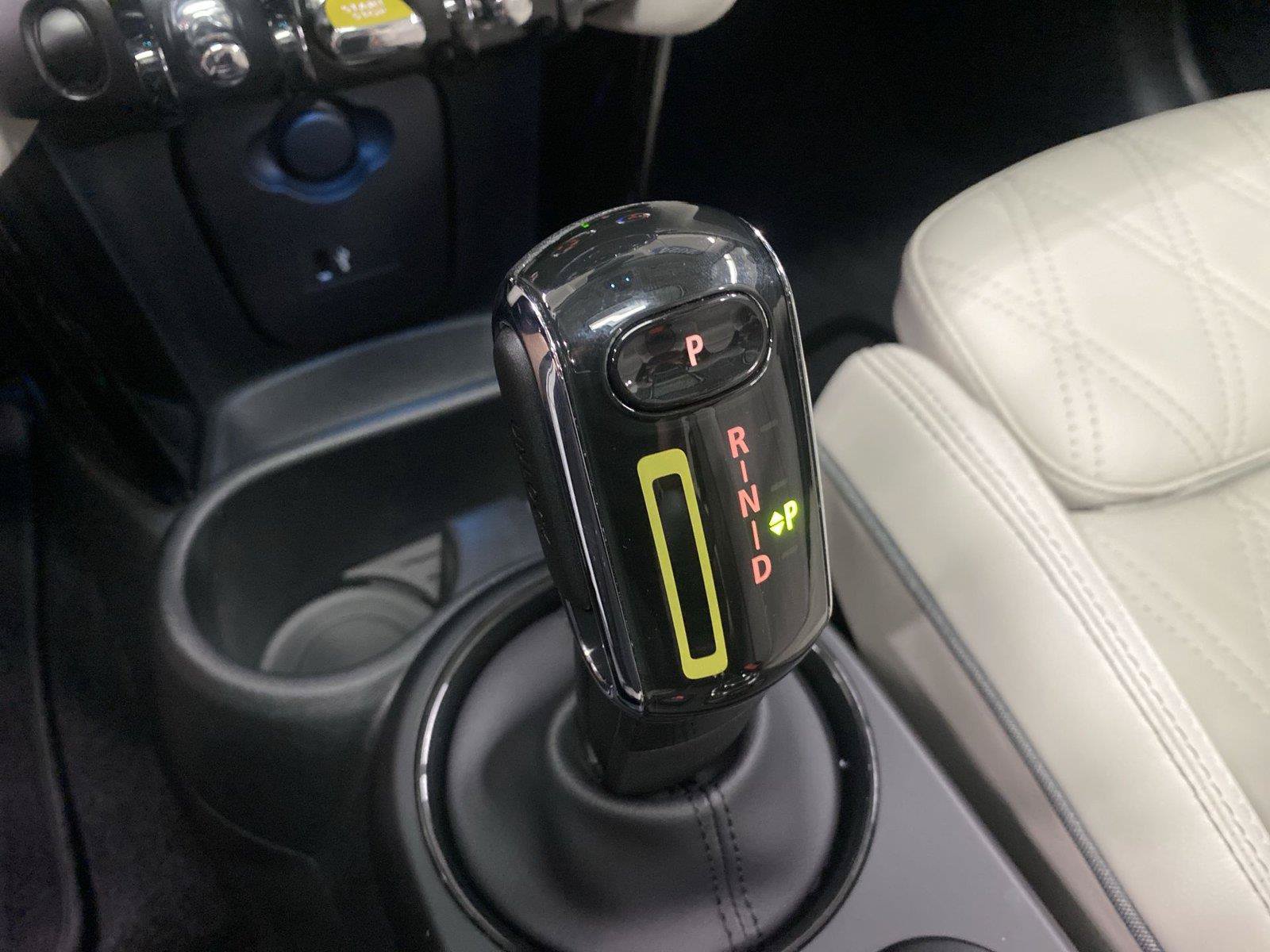 Used 2024 MINI Cooper SE w/ Signature Upholstery Package FWD image 26