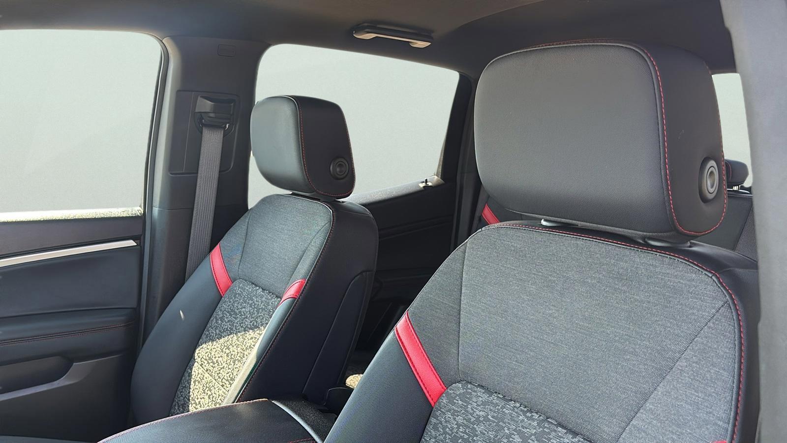 Used 2023 Chevrolet Colorado Z71 w/ Z71 Convenience Package 2 image 23