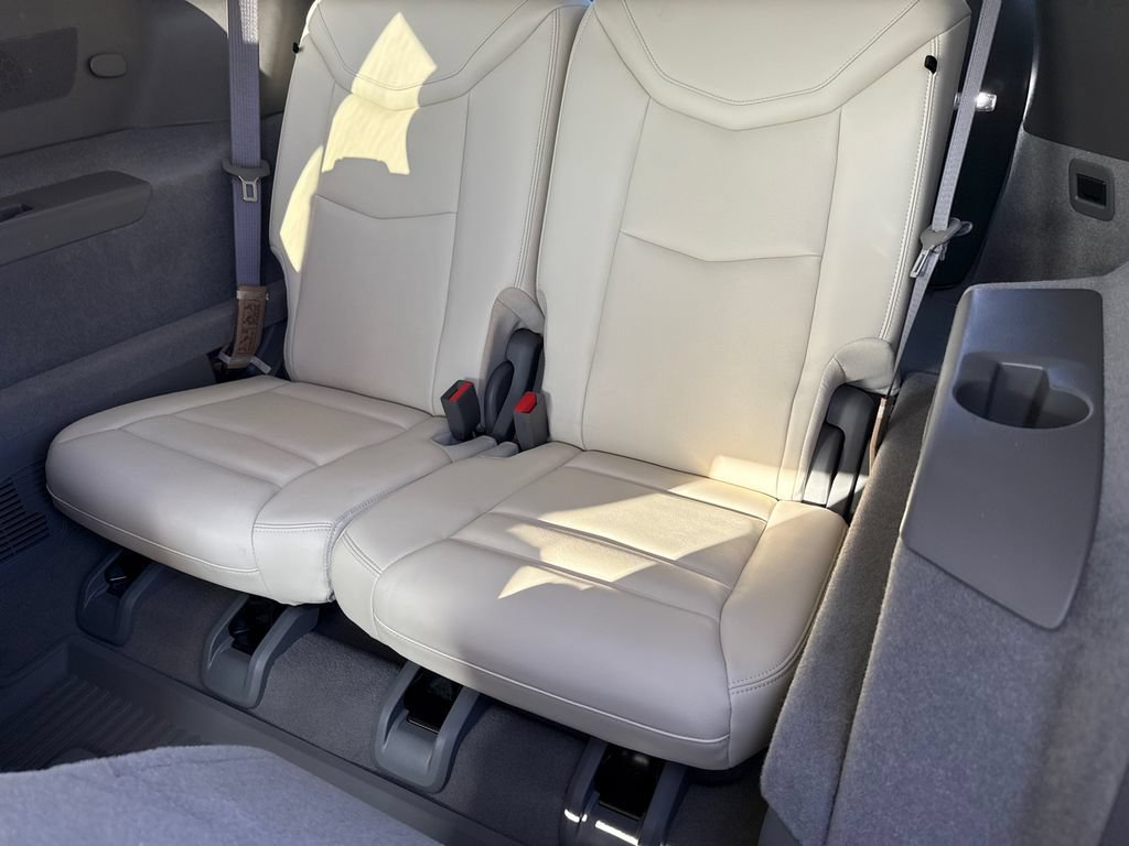 Used 2024 Cadillac XT6 Premium Luxury w/ Technology Package FWD image 18
