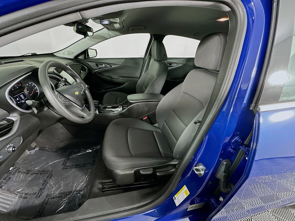 Used 2023 Chevrolet Malibu LS image 28