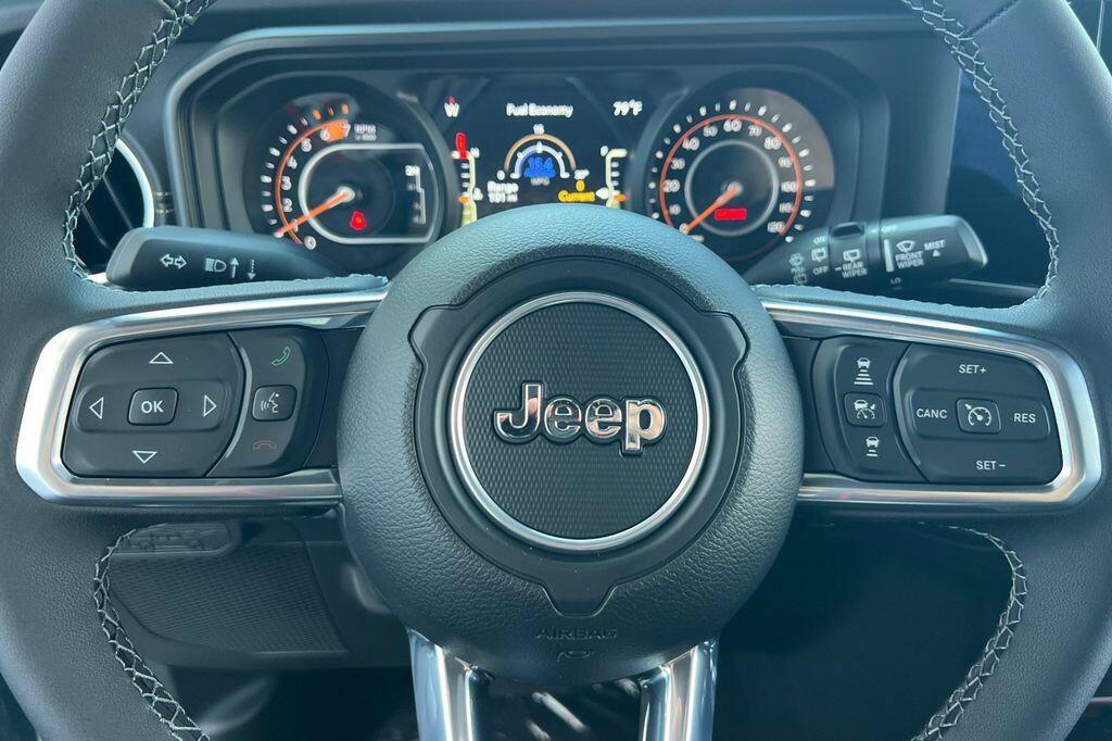 New 2026 Jeep Wrangler Unlimited Sahara AWD/4WD image 24