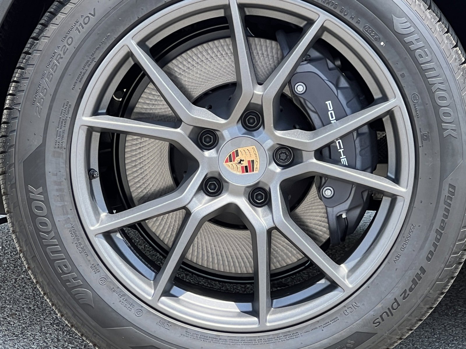 New 2025 Porsche Cayenne image 14