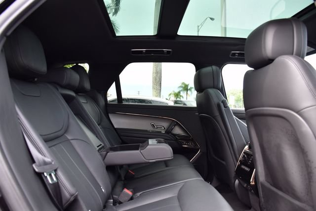 Used 2025 Land Rover Range Rover Sport SE AWD/4WD image 24