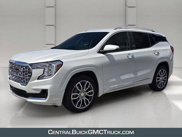 Used 2022 GMC Terrain Denali w/ Denali Premium Package AWD/4WD image 1