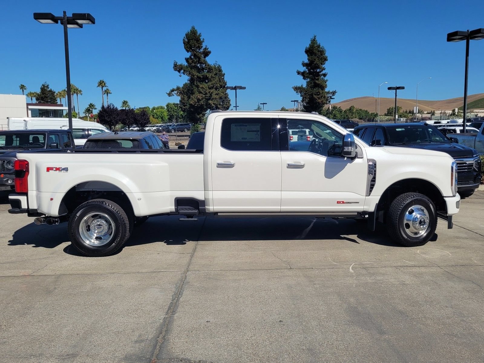 New 2026 Ford F350 Platinum w/ Platinum Plus Package AWD/4WD image 3