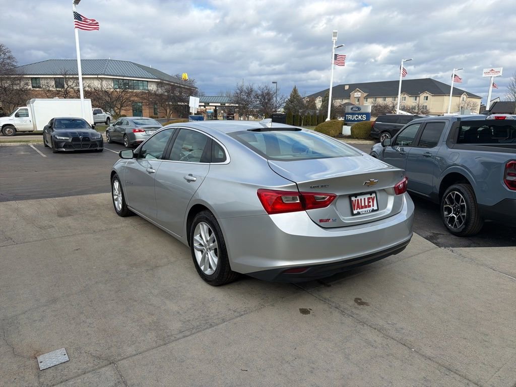 Used 2017 Chevrolet Malibu LT image 5