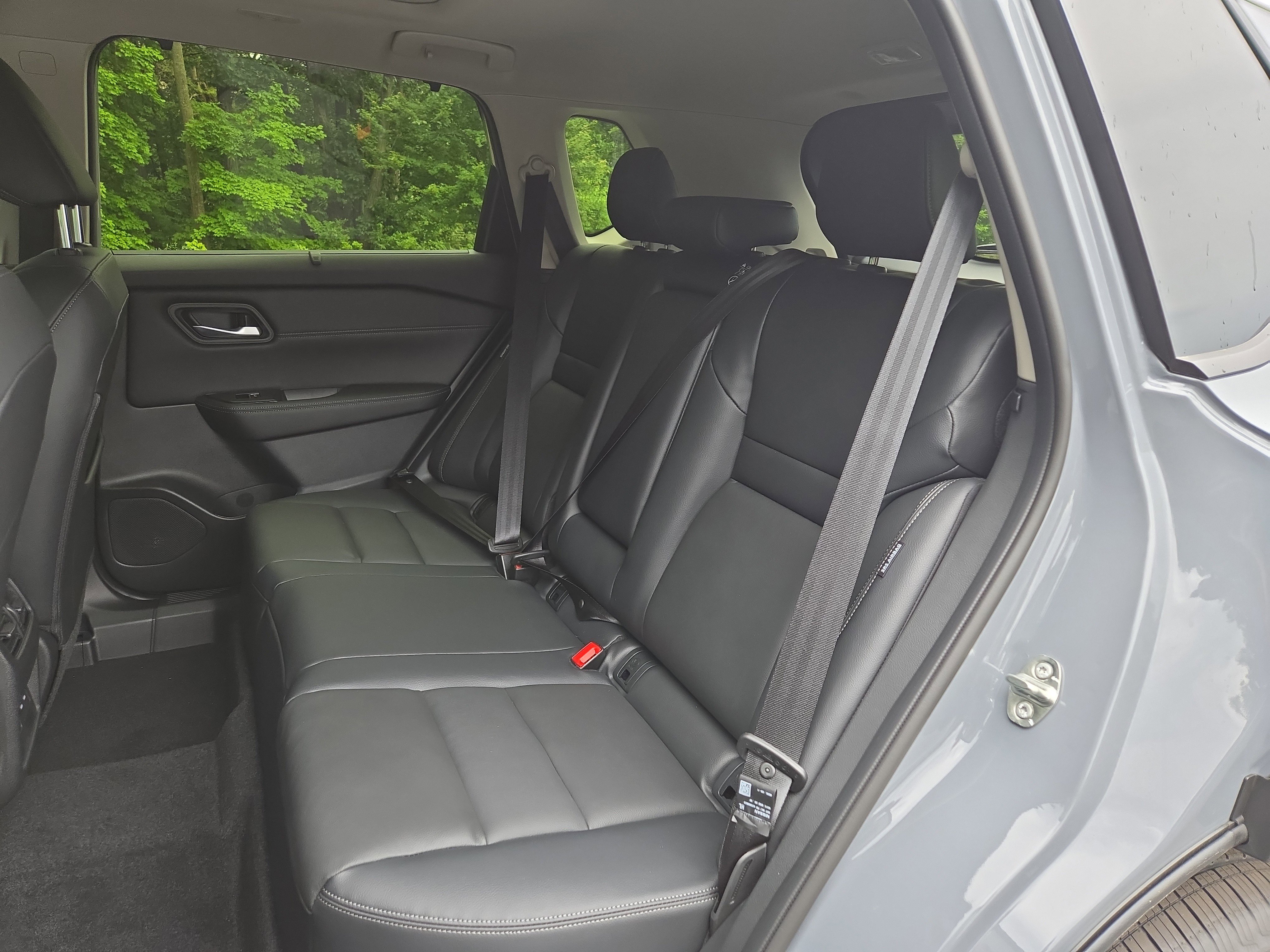 New 2025 Nissan Rogue SL w/ Tech Package image 16