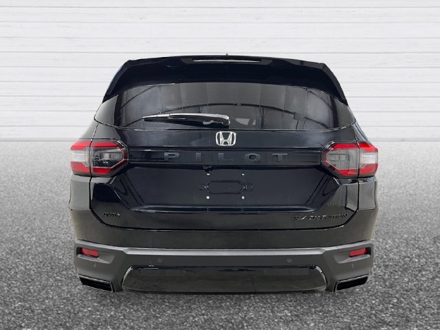 New 2026 Honda Pilot Black Edition image 4