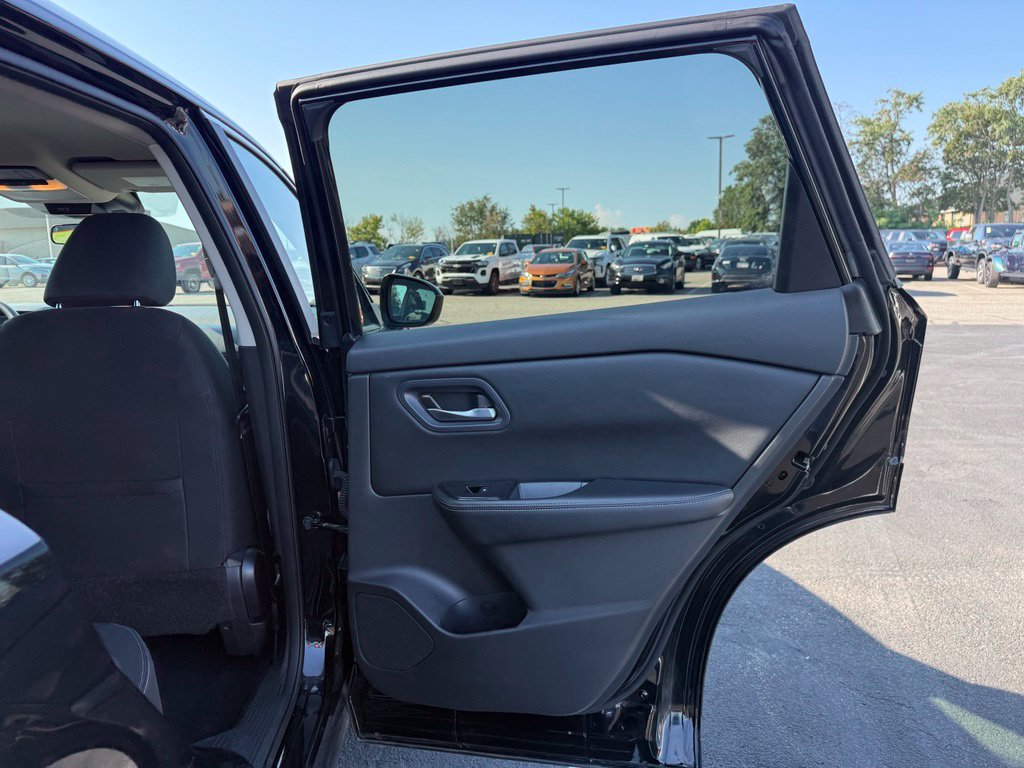 Used 2024 Nissan Rogue SV AWD/4WD image 20
