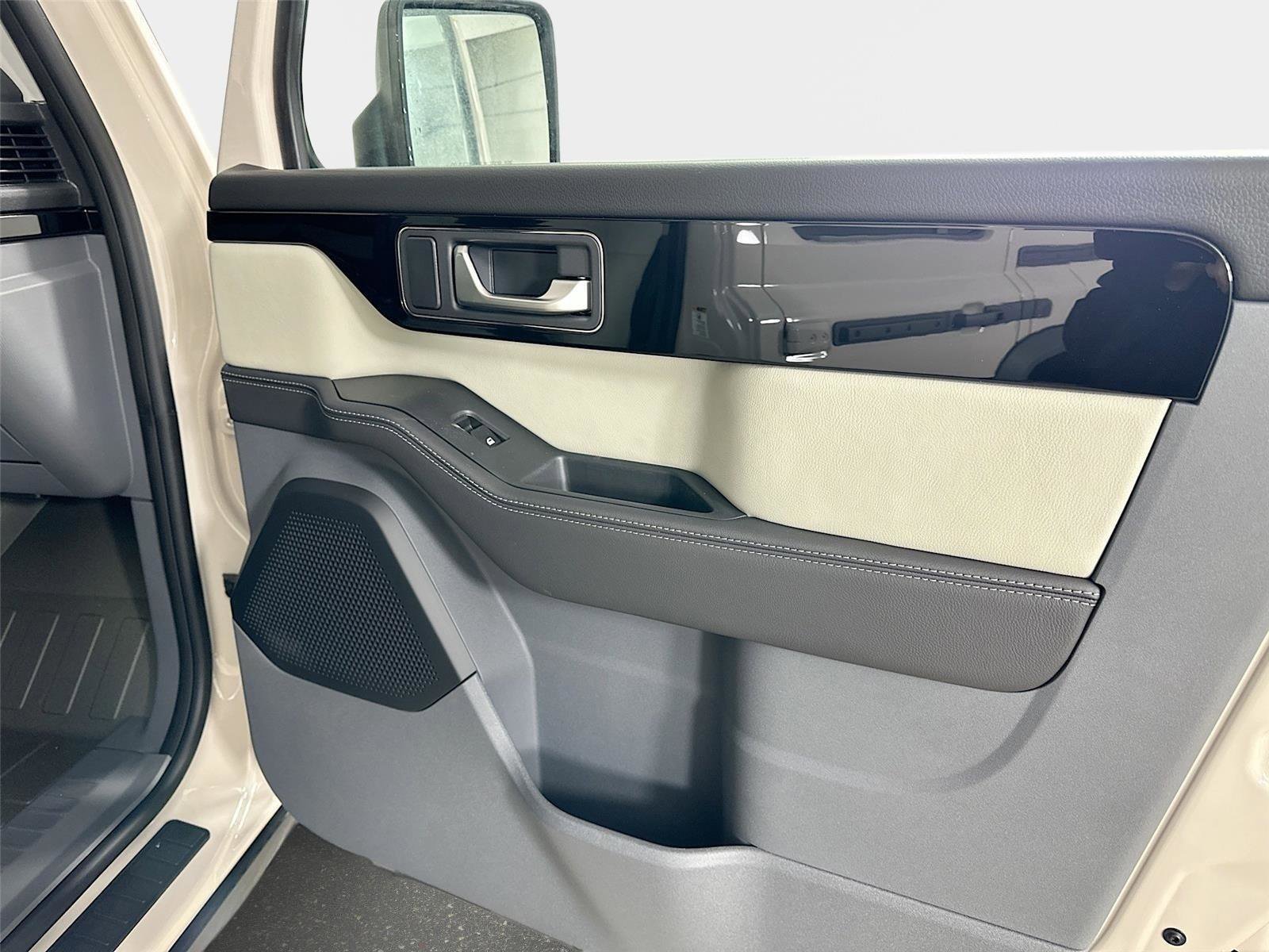 New 2025 INEOS Grenadier Fieldmaster Edition image 48