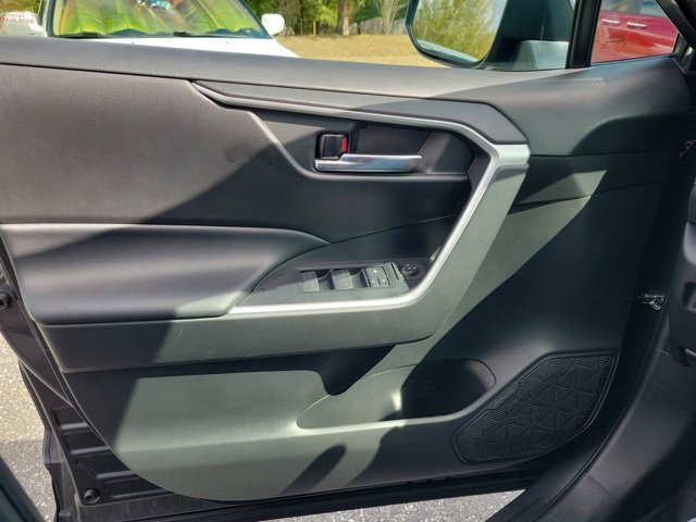 Used 2022 Toyota RAV4 XLE w/ Convenience Package image 36