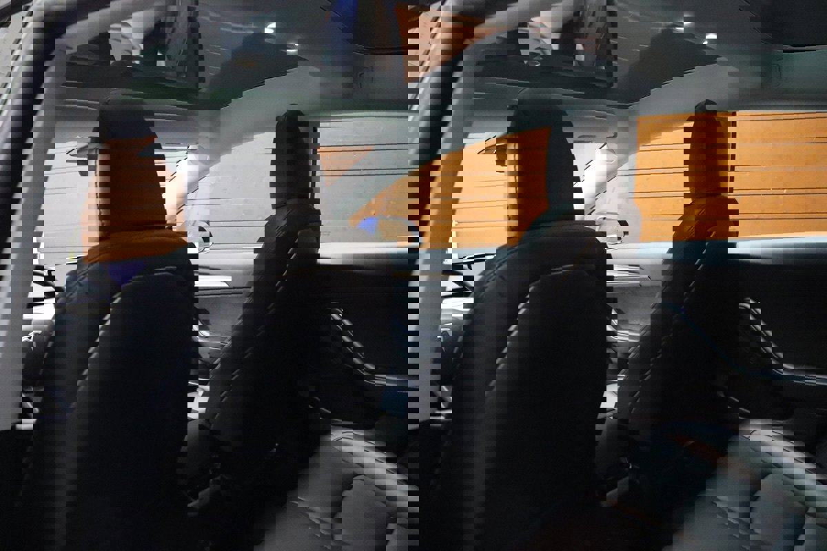 Used 2022 Tesla Model 3 Standard Range image 40