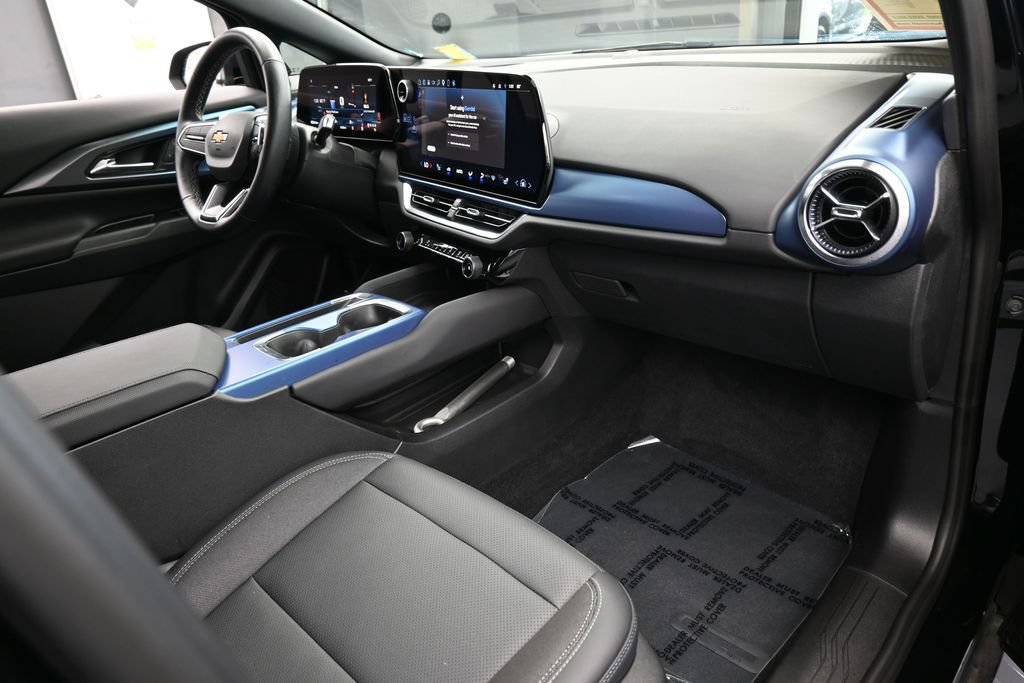 Used 2026 Chevrolet Equinox EV LT FWD image 52
