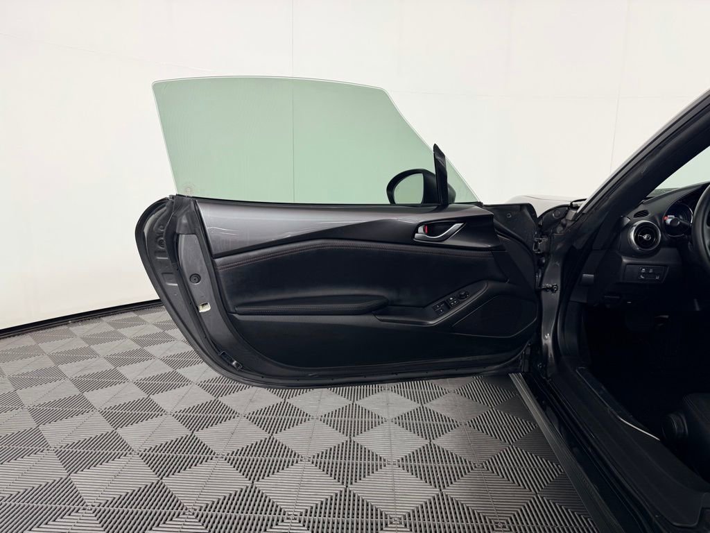 Used 2017 MAZDA MX-5 Miata RF Grand Touring image 21