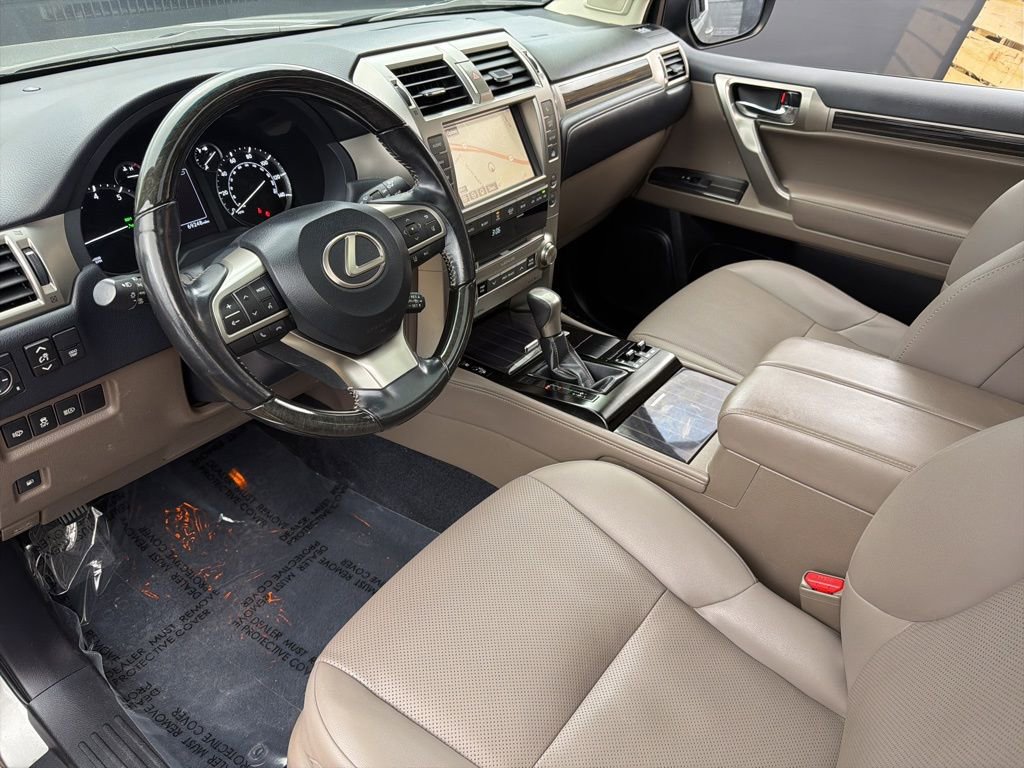 Used 2020 Lexus GX 460 Premium w/ Premium Package image 12